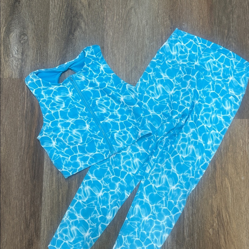 Buff Bunny Pool Blue Water Pattern Activewear Set size M